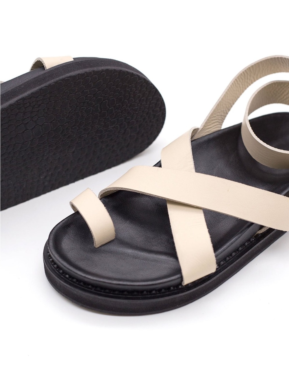 Liberté Bronte Sandal Ivory Leather Strappy Toe Loop Ankle Wrap EU 38